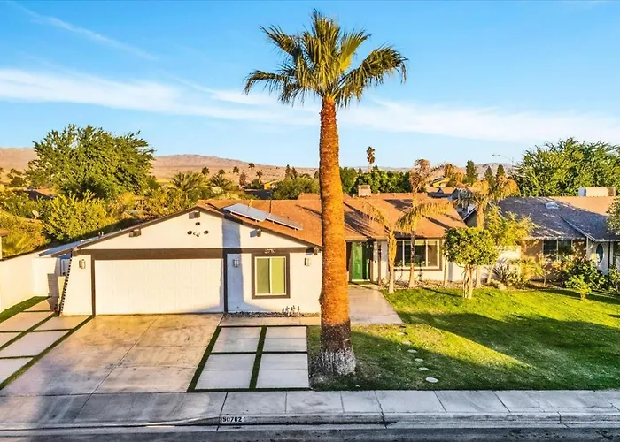 Coachella Hide-Away Deals,Pool,Spa,Pickleball,Game