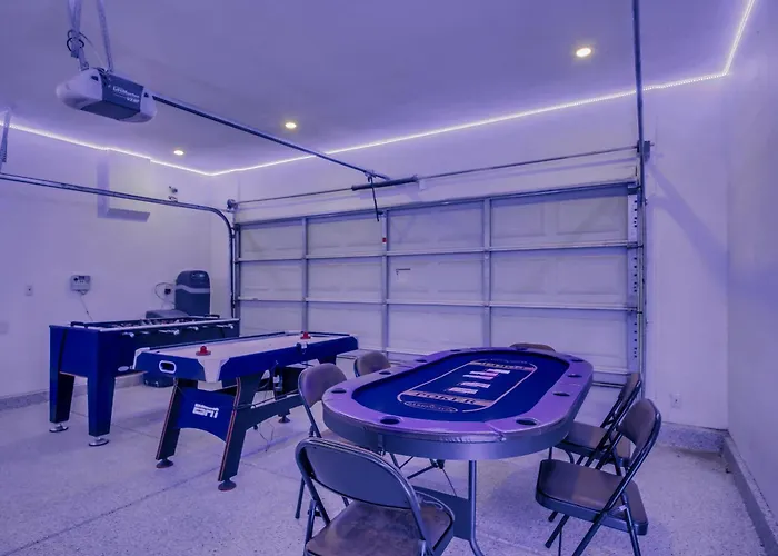 Resort Style Retreat ! New Pool , Spa And Game Room