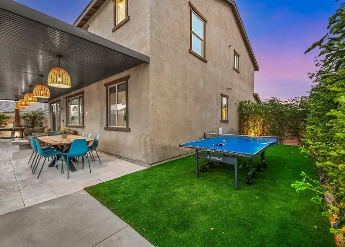 Lagoon 7Br Desert Gem W Huge Pool, Spa Gameroom