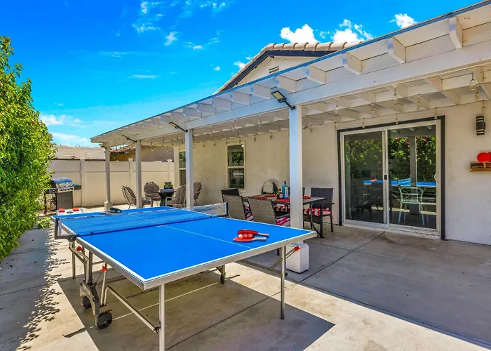 The Coachella Gem With Spa And Fire-Pit Sleeps 14