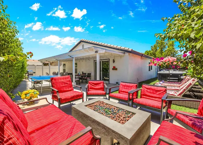 The Coachella Gem With Spa And Fire-Pit Sleeps 14